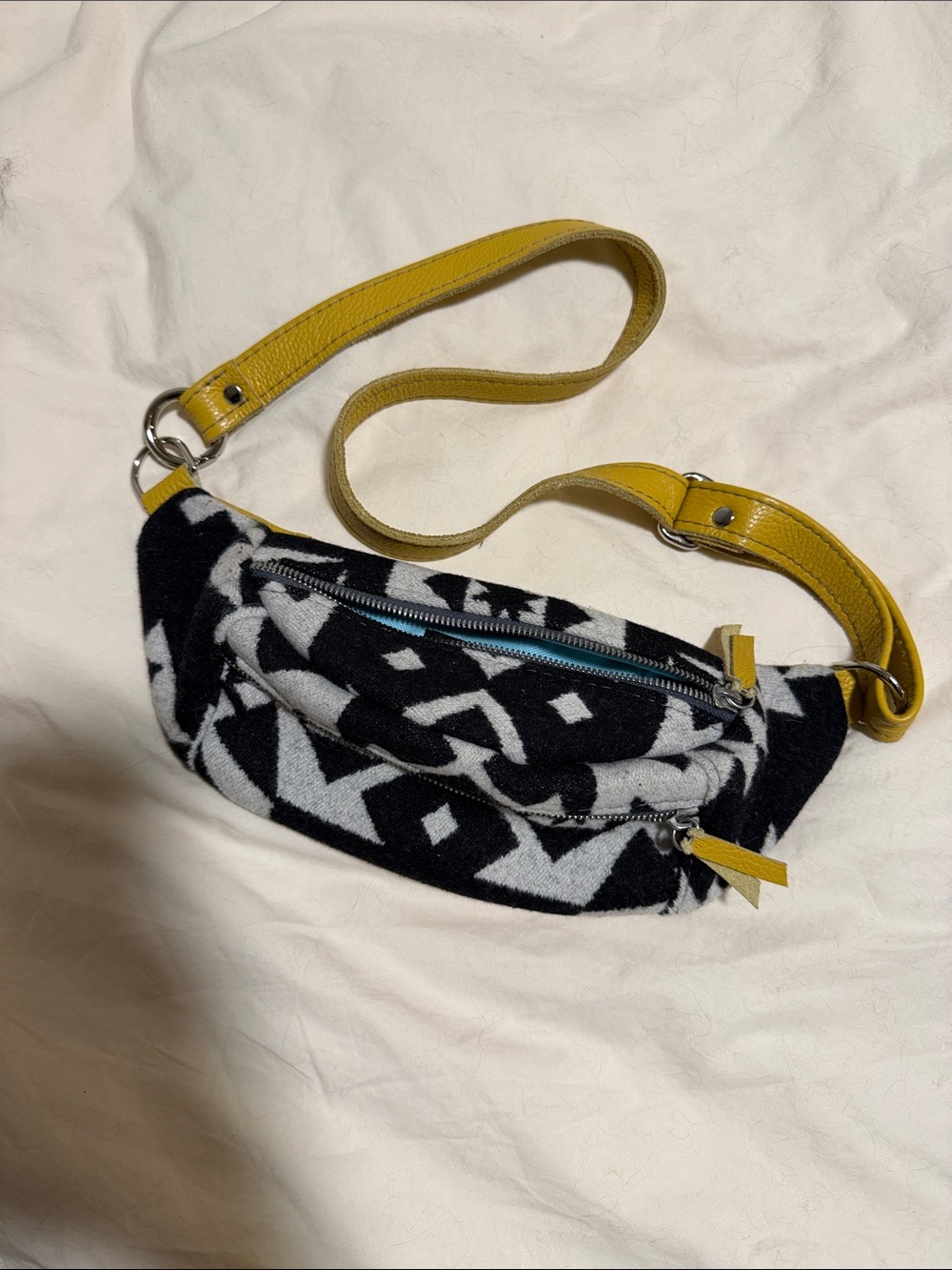Willow + Luna Pendleton crossbody bag - Picture 2 of 5